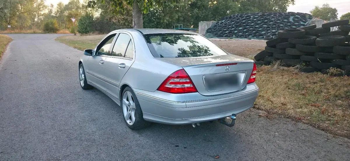 Gebraucht Mercedes C180 143 PS (105 kW) 2004 Silber Limousine