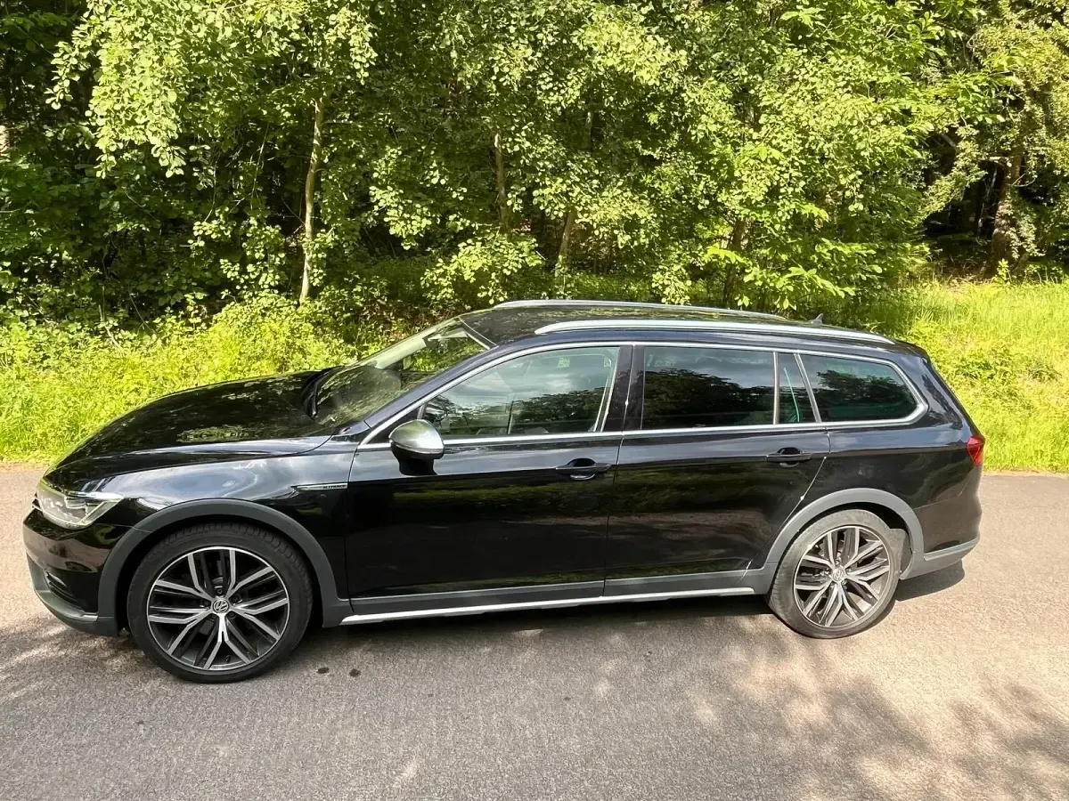 Gebraucht VW Passat 239 PS (175 kW) 2018 Schwarz Kombi