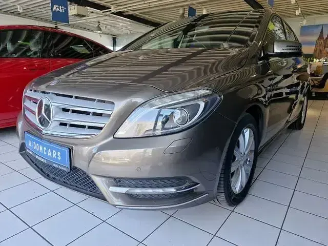 Gebraucht Mercedes B200 136 PS (100 kW) 2012 Grau Kleinwagen
