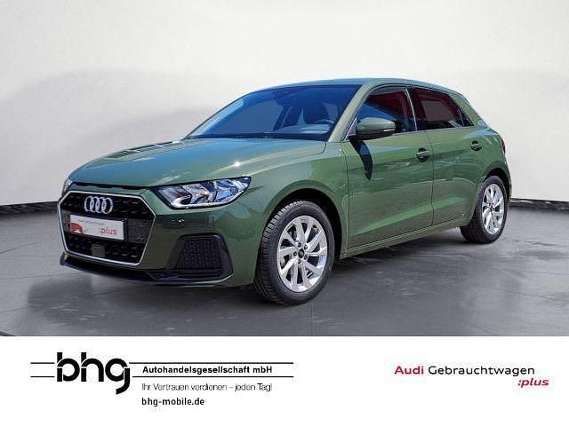 Distriktgrün metallic Gebraucht 2024 Audi A1 Sportback Advanced Plus Kleinwagen | 22.380 € (Guter Preis) - Bild 1/4