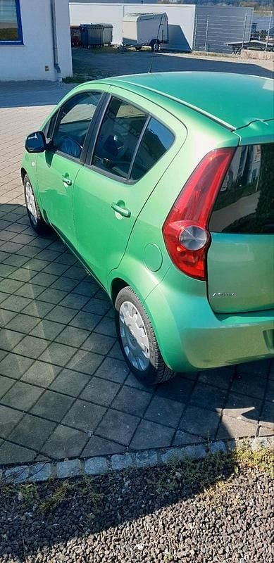 Gebraucht Opel Agila 86 PS (63 kW) 2009 Grün Kleinwagen