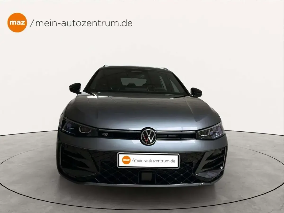 Gebraucht VW Passat R-line 150 PS (110 kW) 2026 Diabasgrau Kombi