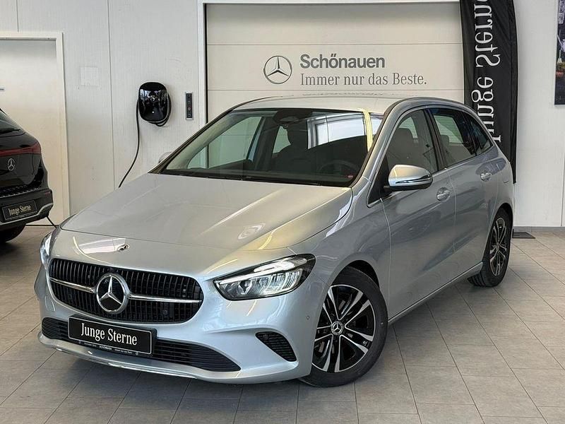 Silber Gebraucht 2025 Mercedes B180 Progressive Van / Kleinbus | 28.950 € (Guter Preis) - Bild 1/4