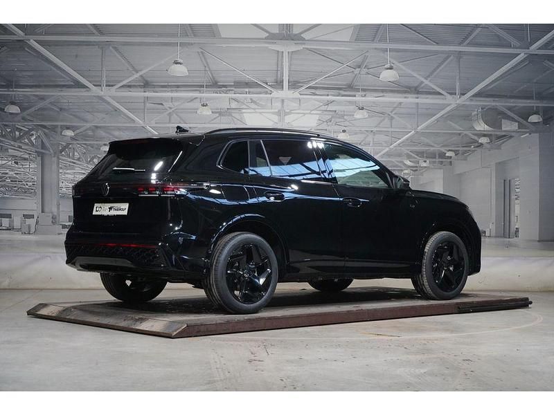 Neu VW Tiguan Style 150 PS (110 kW) 2025 Grenadillschwarz metallic SUV