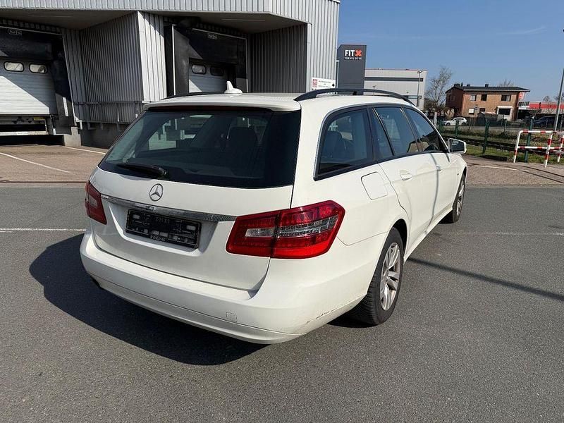 Gebraucht Mercedes E200 184 PS (135 kW) 2010 Weiß Kombi