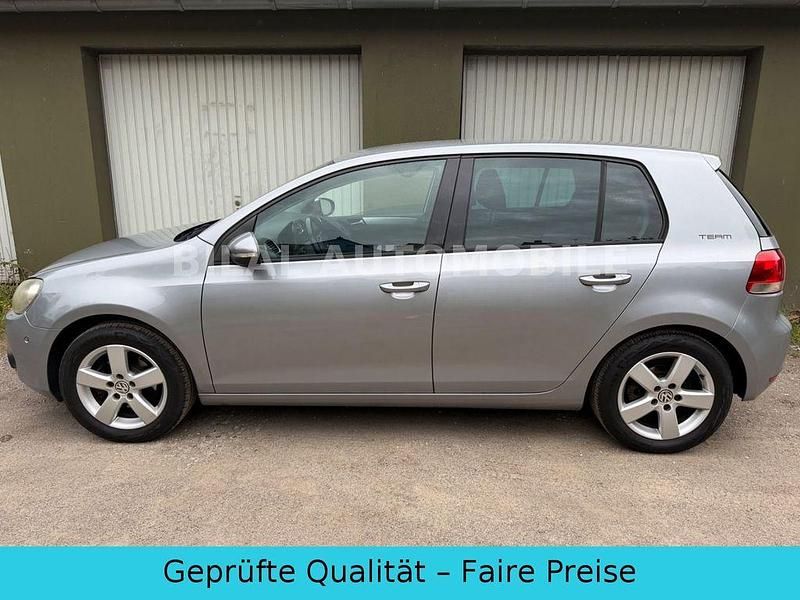 Gebraucht VW Golf VI Team 105 PS (77 kW) 2010 Silber Kleinwagen