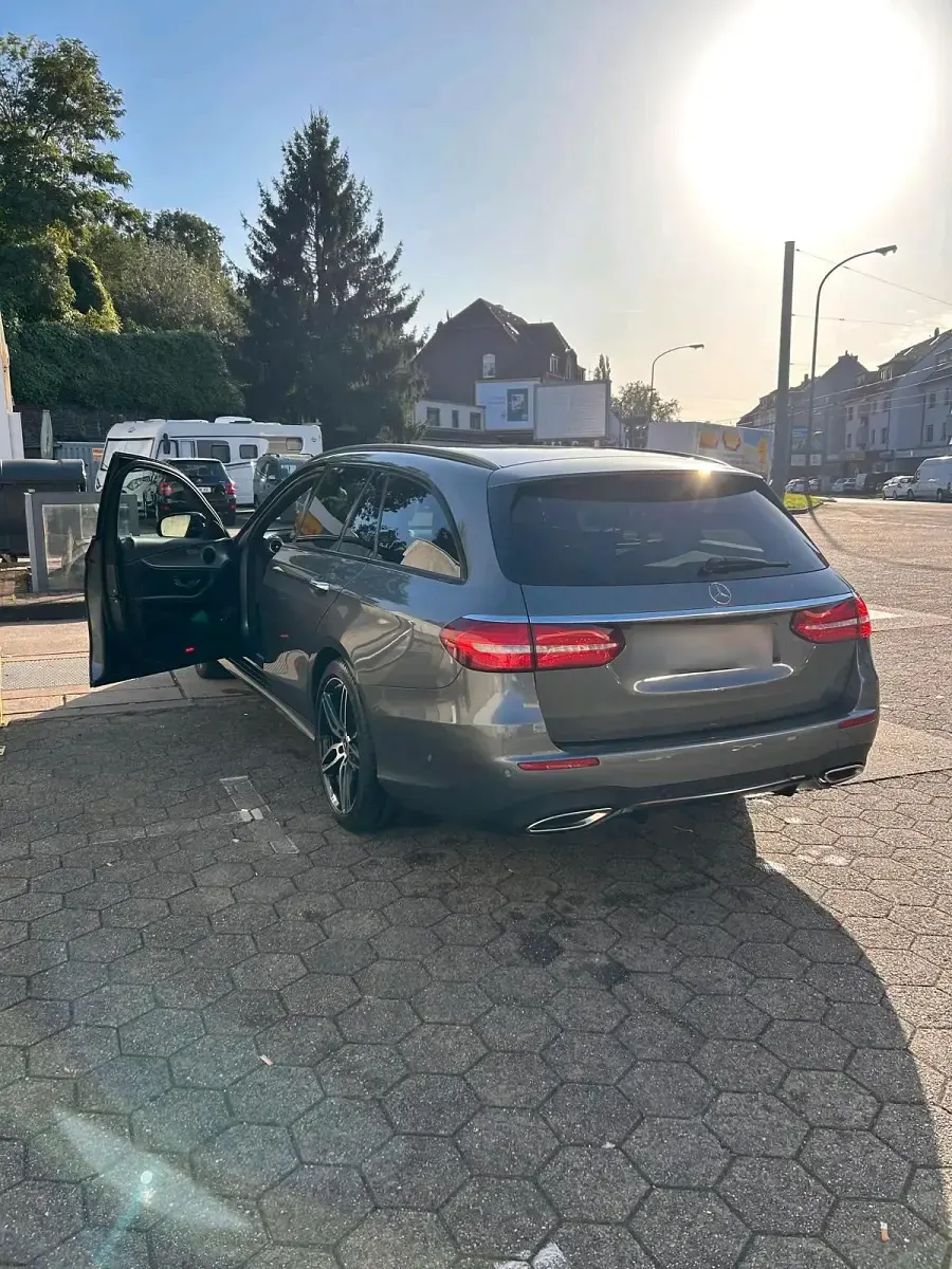 Gebraucht Mercedes E200 196 PS (144 kW) 2019 Andere farben Kombi