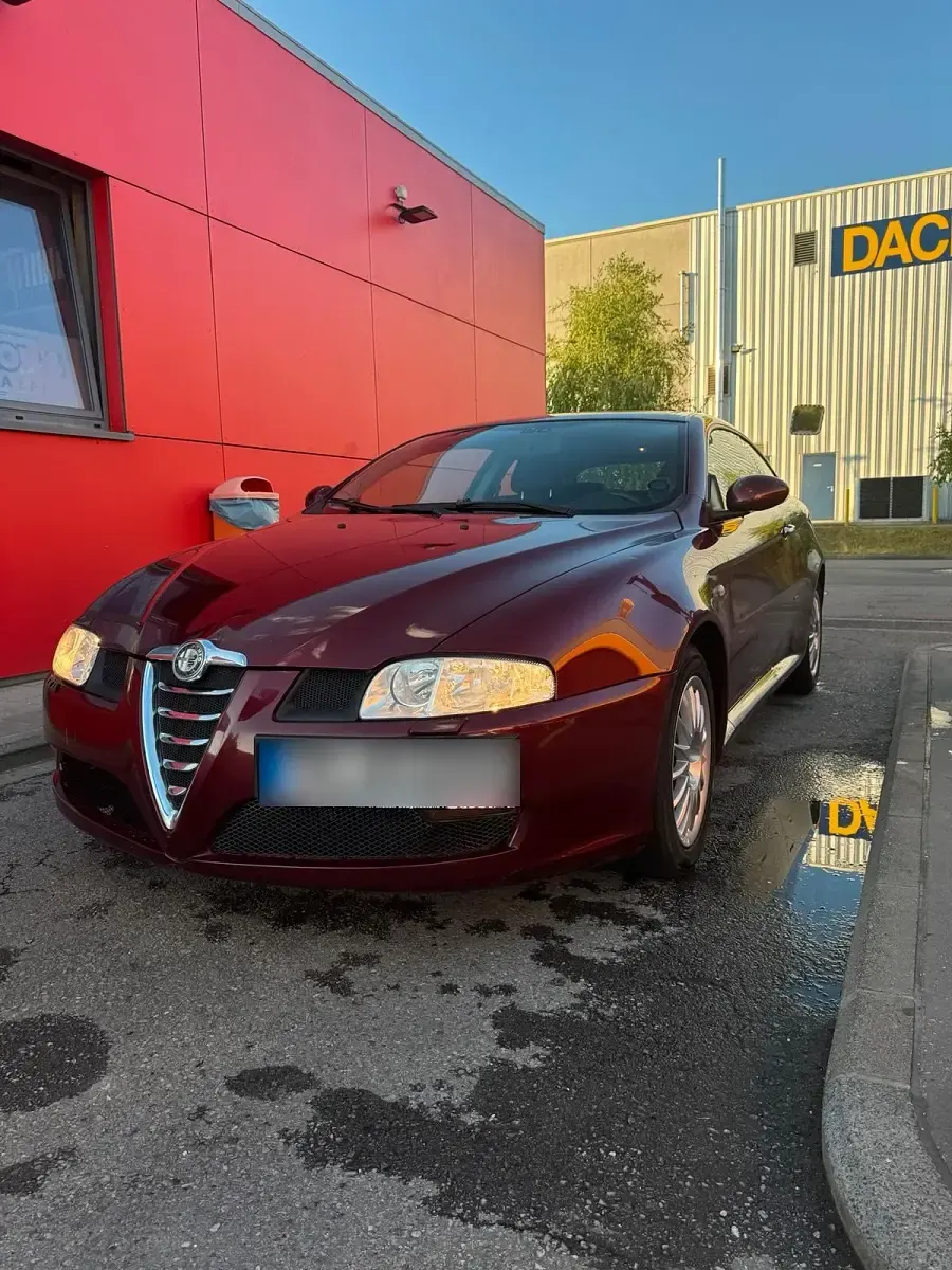 Second-hand Alfa Romeo GT 150 CP (110 kW) 2008 Roșu Coupe