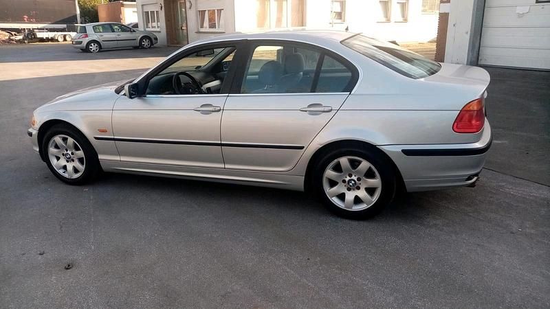 Gebraucht BMW 328 193 PS (141 kW) 1999 Silber Limousine