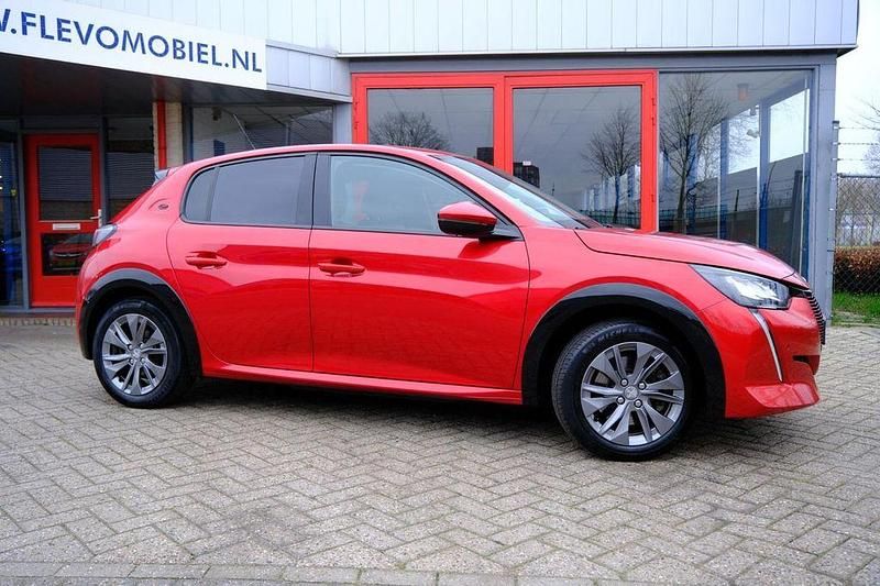 Gebraucht Peugeot e-208 Allure 100 kW (136 PS) 2020 Rot Kleinwagen