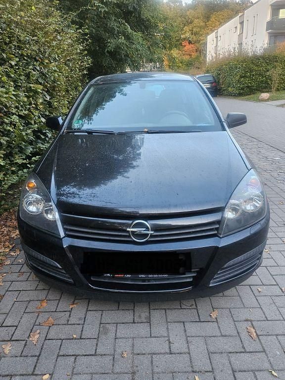 Schwarz Gebraucht 2004 Opel Astra Limousine | 700 € (Superpreis) - Bild 1/4