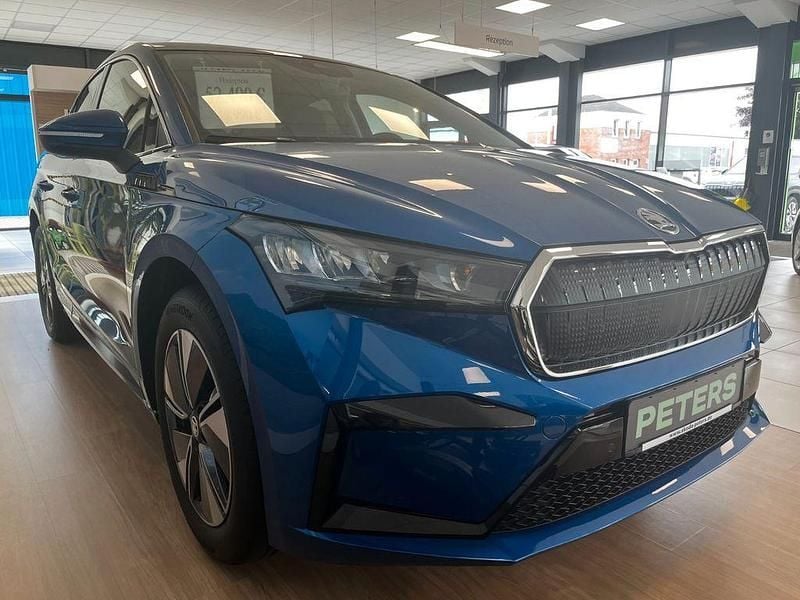 Blau Gebraucht 2024 Skoda Enyaq iV Clever SUV | 38.510 € (Guter Preis) - Bild 1/4