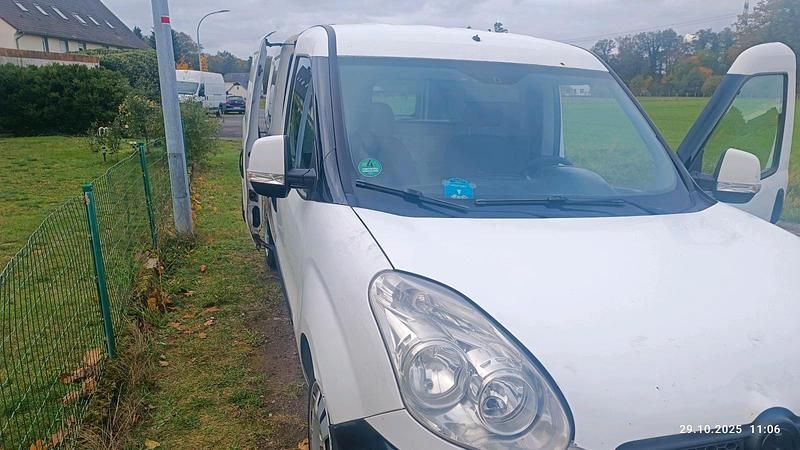 Gebraucht Fiat Doblò 102 PS (75 kW) 2011 Weiß Van / Kleinbus