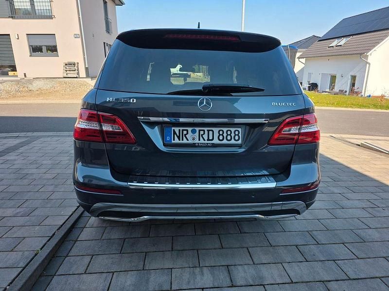 Gebraucht Mercedes ML350 258 PS (189 kW) 2013 Grau SUV