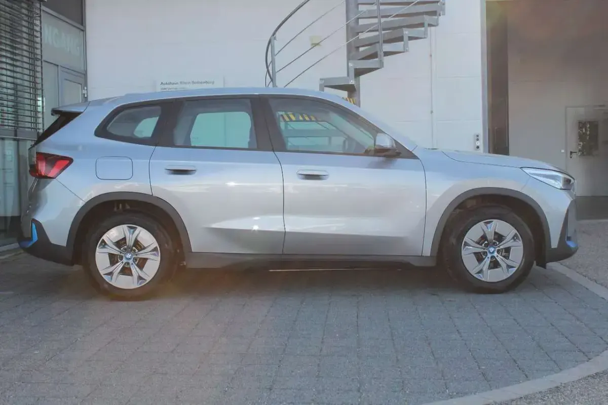 Gebraucht BMW iX1 Performance 225 kW (306 PS) 2022 Silber SUV