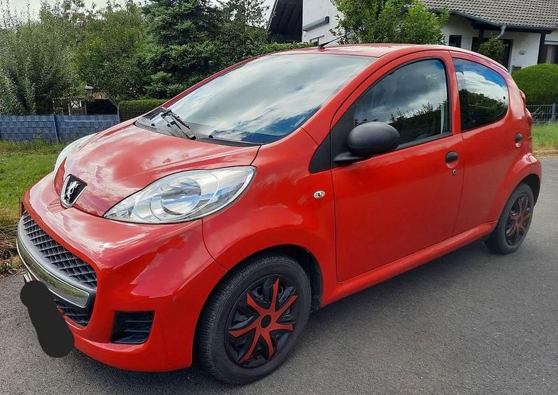 Rot Gebraucht 2010 Peugeot 107 Filou Kleinwagen | 2.450 € (Fairer Preis) - Bild 1/4