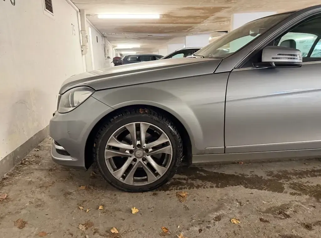 Gebraucht Mercedes C180 Avantgarde 156 PS (114 kW) 2013 Grau Limousine