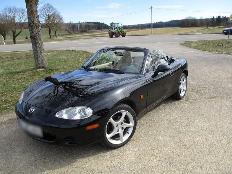 Second-hand Mazda MX5 110 CP (80 kW) 2001 Negru Cabrio