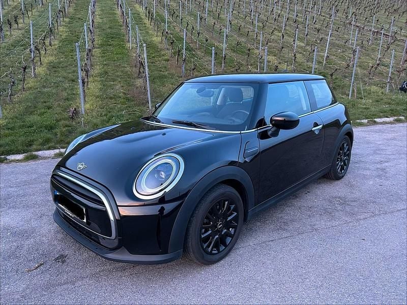 Second-hand Mini ONE 102 CP (75 kW) 2022 Negru Hatchback