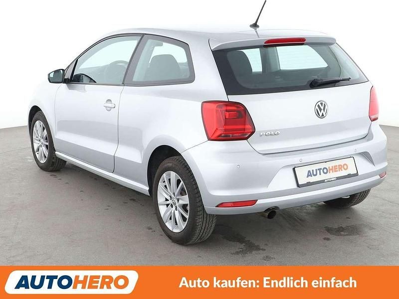 Gebraucht VW Polo Comfortline 90 PS (66 kW) 2017 Reflexsilber Limousine