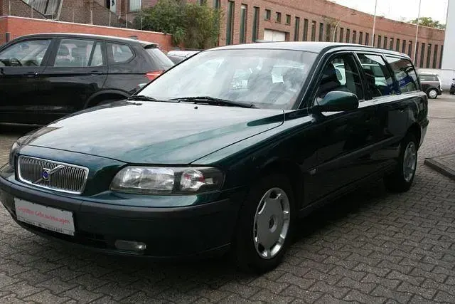 Gebraucht Volvo V70 Comfort 140 PS (102 kW) 2001 Grün Kombi