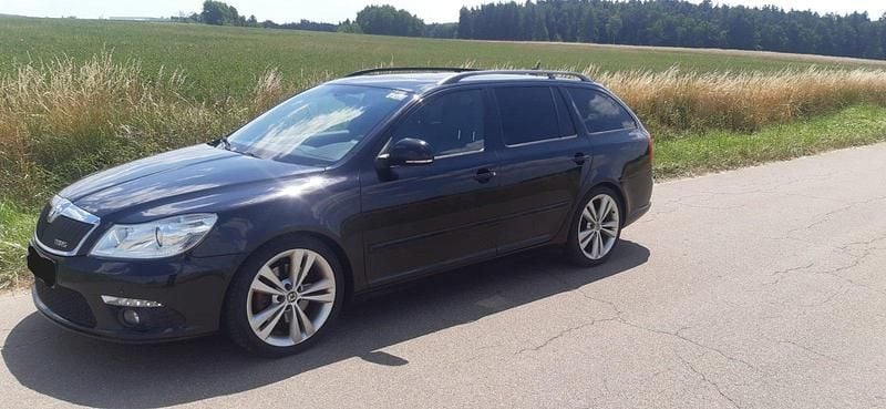 Schwarz Gebraucht 2012 Skoda Octavia RS Kombi | 6.000 € (Superpreis) - Bild 1/4