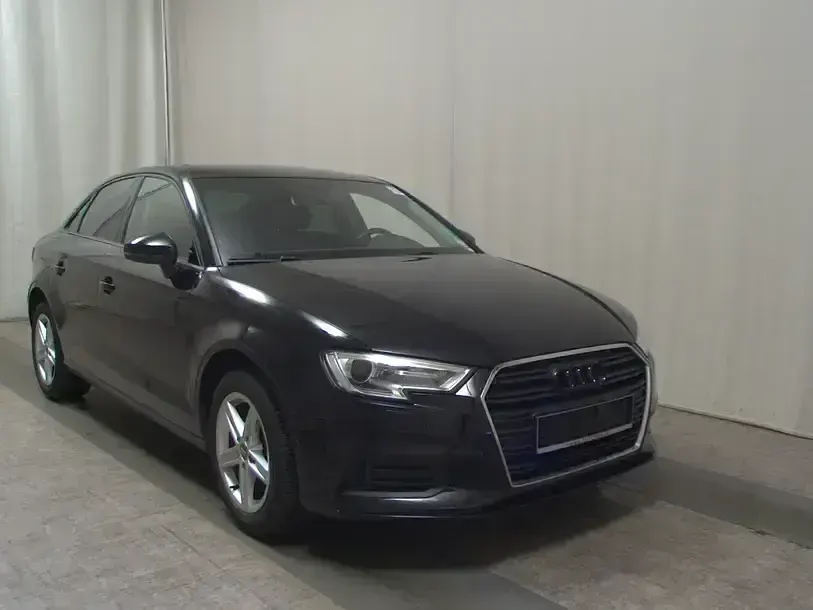 Gebraucht Audi A3 Comfort 116 PS (85 kW) 2019 Schwarz Limousine
