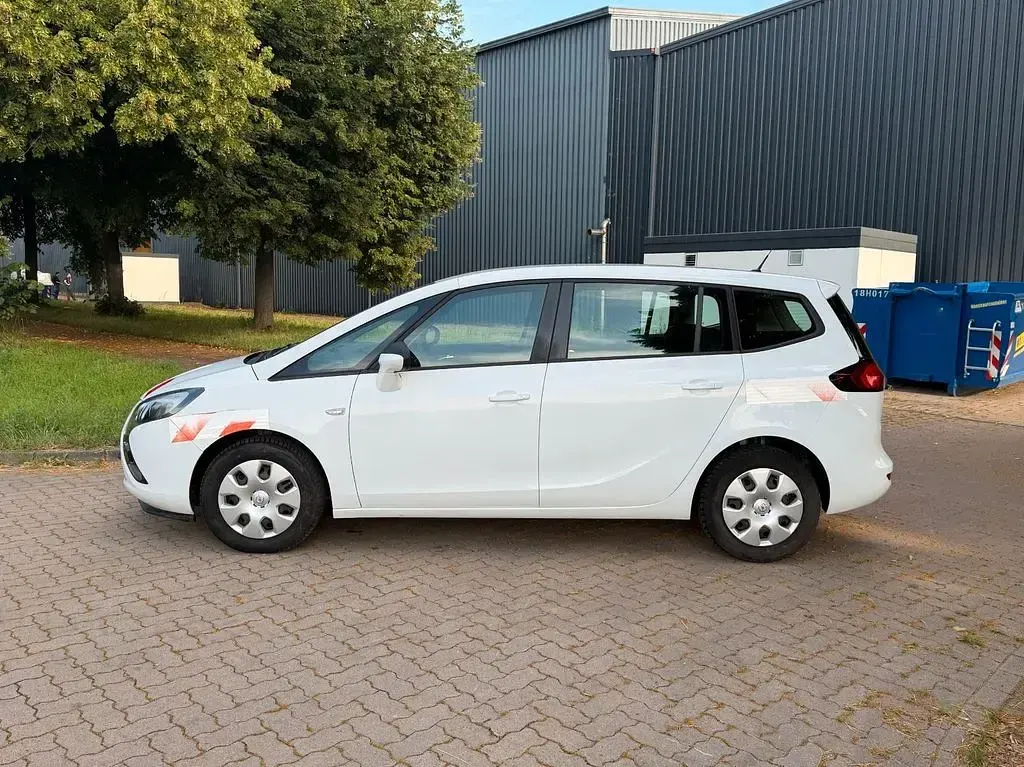 Gebraucht Opel Zafira Tourer Selection 110 PS (80 kW) 2014 Weiß Van / Kleinbus