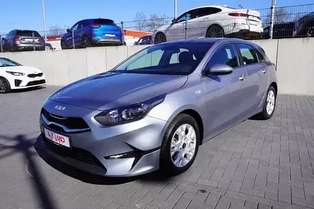 Gebraucht Kia Ceed 120 PS (88 kW) 2022 Silber Kleinwagen