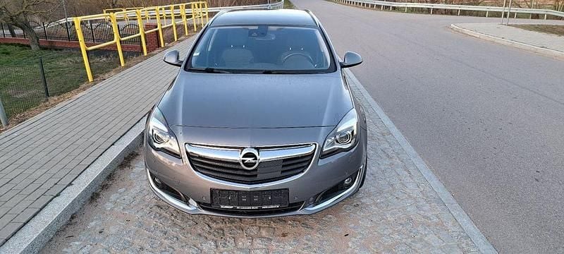 Grau Gebraucht 2016 Opel Insignia Kombi | 10.400 € (Guter Preis) - Bild 1/4