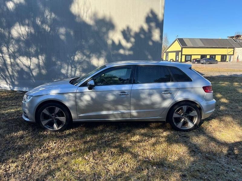 Gebraucht Audi A3 Attraction 105 PS (77 kW) 2013 Silber Limousine