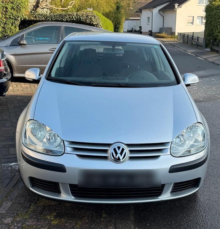 Silber Gebraucht 2004 VW Golf V Kleinwagen | 1.500 € (Guter Preis) - Bild 1/4