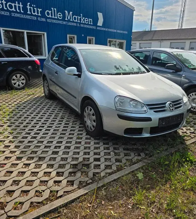 Gebraucht VW Golf IV Comfortline 90 PS (66 kW) 2004 Silber Limousine