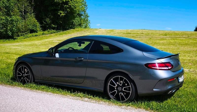 Gebraucht Mercedes C400 333 PS (244 kW) 2018 Grau Coupé