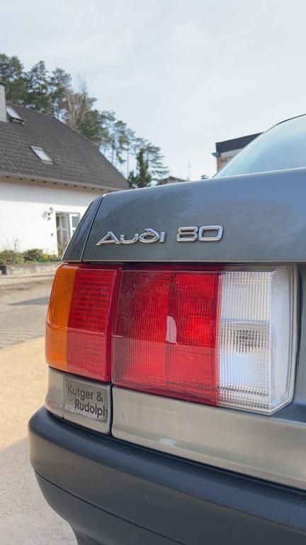 Gebraucht Audi 80 90 PS (66 kW) 1987 Grau Limousine