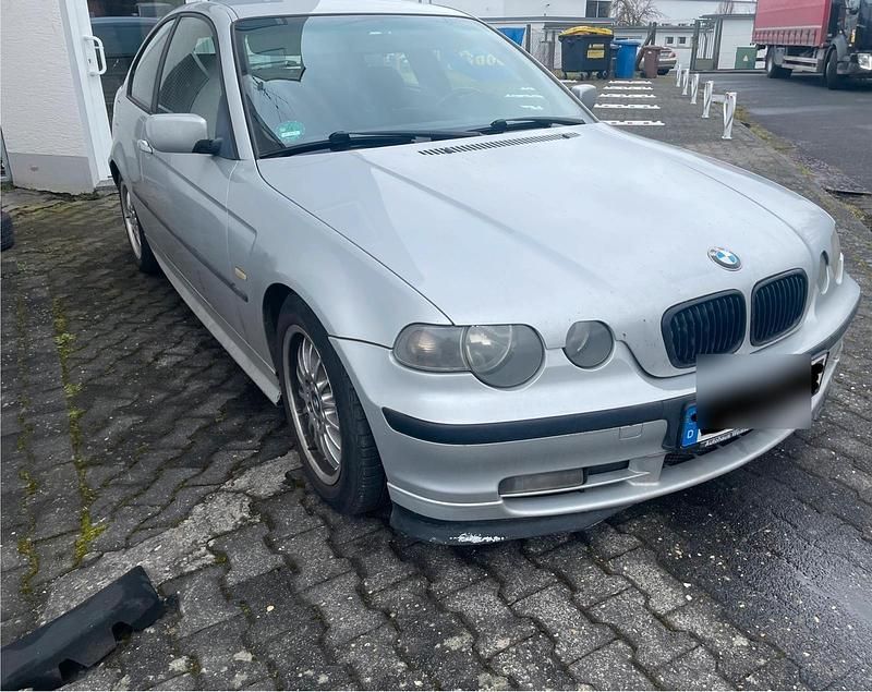 Silber Gebraucht 2002 BMW 318 Compact Kleinwagen | 999 € (Guter Preis) - Bild 1/4