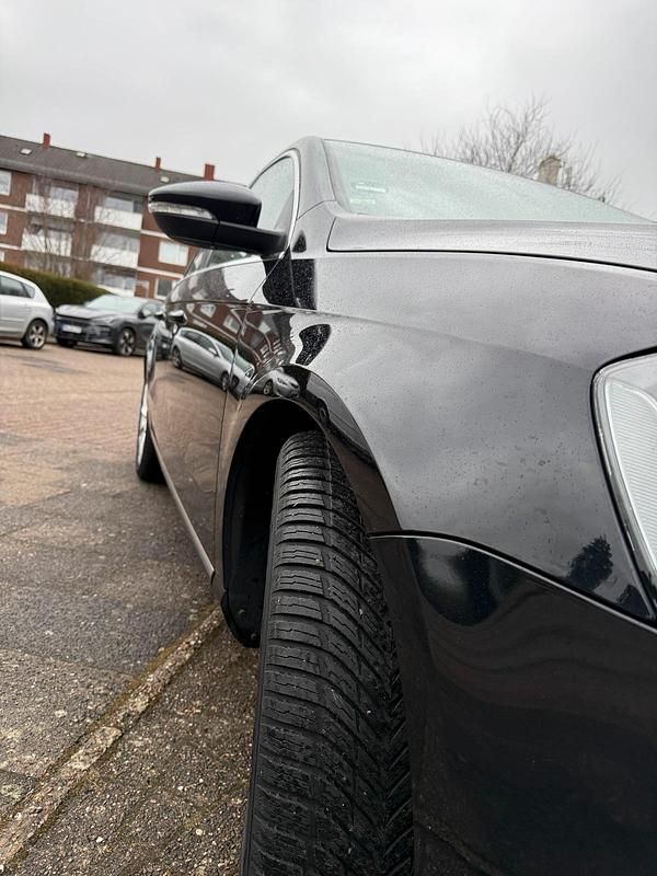 Gebraucht VW Passat 140 PS (102 kW) 2013 Schwarz Kombi