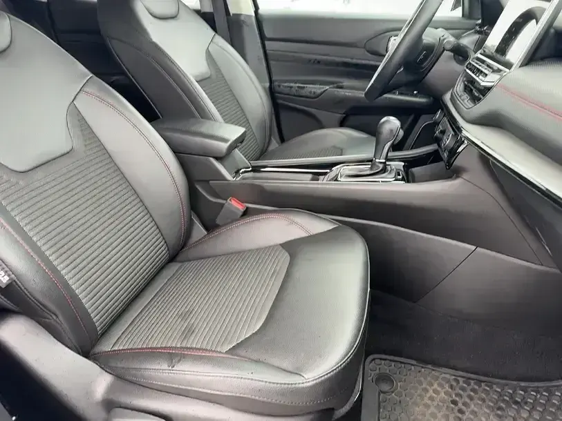 Usado Jeep Compass 131 HP (96 kW) 2023 Preto SUV