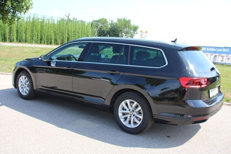 Gebraucht VW Passat Business 150 PS (110 kW) 2023 Deep black Kombi