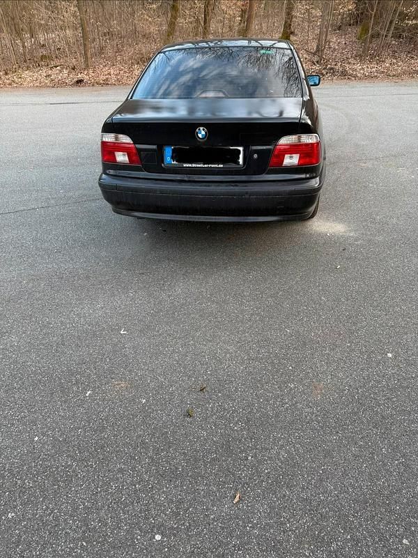 Używany BMW 523 170 KM (125 kW) 1999 Czarny Sedan/Limuzyna