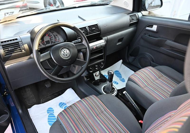 Second-hand VW Fox 54 CP (39 kW) 2006 Albastru Hatchback