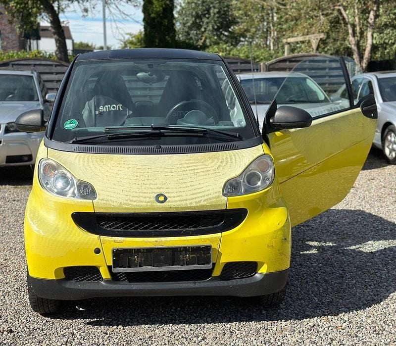 Gelb Gebraucht 2007 Smart ForTwo Coupé Pure Coupé | 1.800 € (Guter Preis) - Bild 1/4