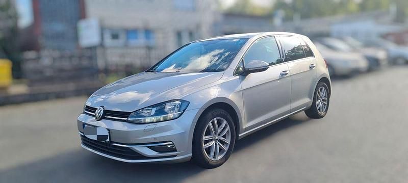 Silber Gebraucht 2017 VW Golf VII Sound Limousine | 12.100 € (Fairer Preis) - Bild 1/4