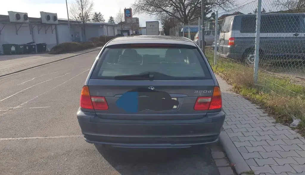 Gebraucht BMW 320 150 PS (110 kW) 2003 Grau Kombi