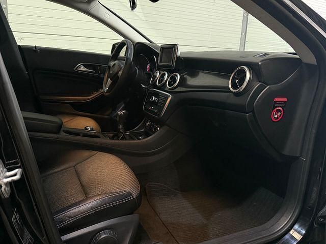 Gebraucht Mercedes CLA180 AMG 122 PS (89 kW) 2013 Schwarz Limousine