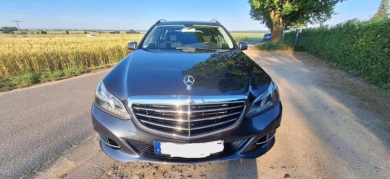 Gebraucht Mercedes E220 Avantgarde 170 PS (125 kW) 2014 Grau Kombi