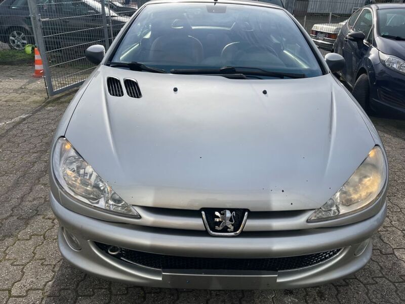 Grau Gebraucht 2004 Peugeot 206 CC Roland Garros Cabrio | 999 € (Superpreis) - Bild 1/4