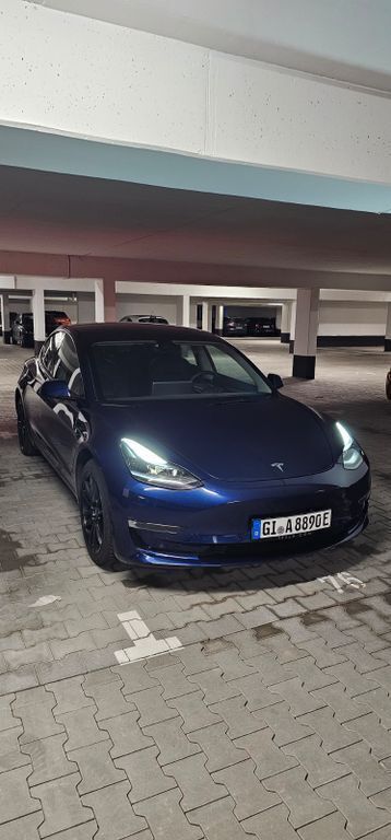 Blau Gebraucht 2022 Tesla Model 3 Limousine | 32.200 € (Etwas zu teuer) - Bild 1/4