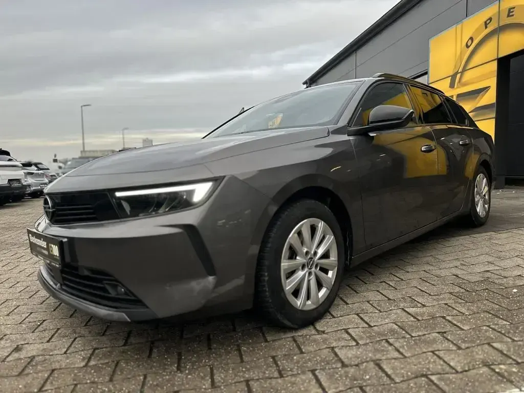 Gebraucht Opel Astra Elegance 131 PS (96 kW) 2024 Grau Kleinwagen