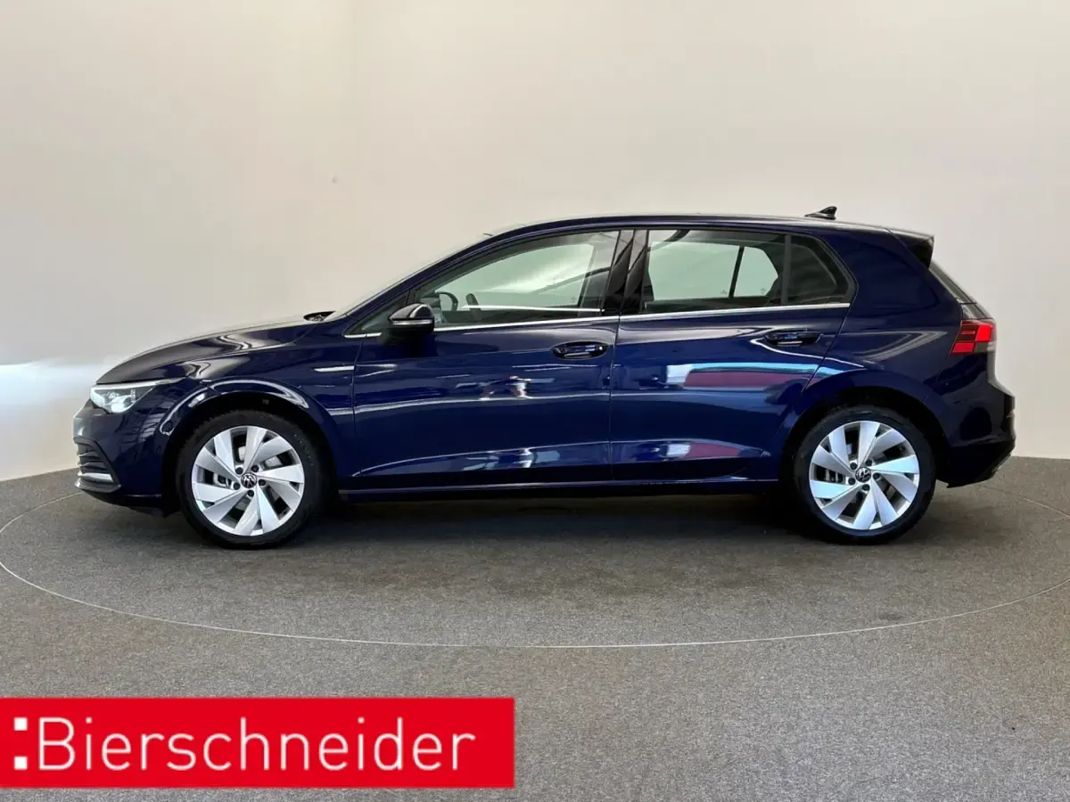 Gebraucht VW Golf VIII Pro 150 PS (110 kW) 2023 Blau Limousine